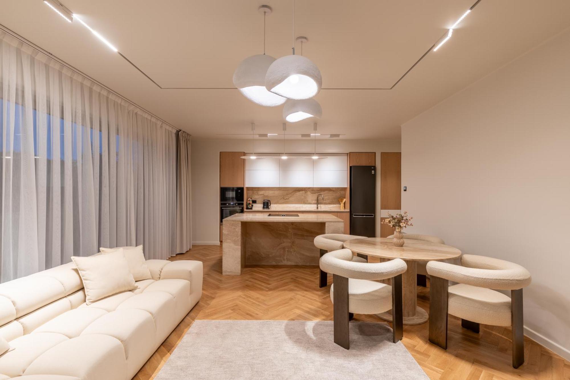 Vater Selected Apartments Тирана Экстерьер фото